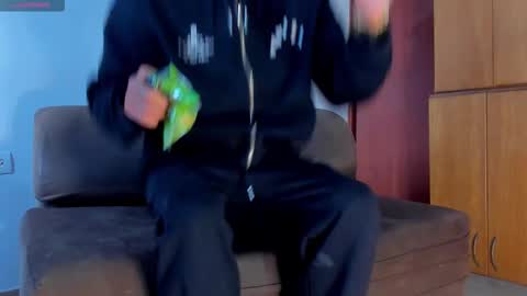 Snapshot of kenny_jones chatting on November 2025 08:54:02 PM Kenny online show from November 2025 08:54:02 PM