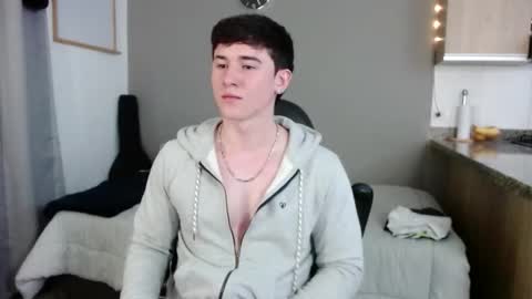 Santiago online show from October 2025 04:23:02 AM