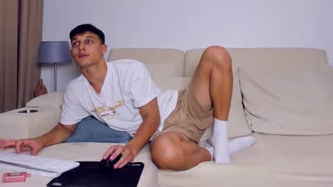 Peter     online show from February 2025 05:49:02 PM