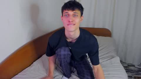 Peter     online show from December 2025 09:31:02 PM