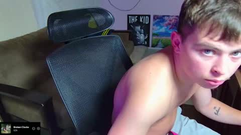 Snapshot of kentuckydrake chatting on November 2025 01:05:02 AM Drake online show from November 2025 01:05:02 AM