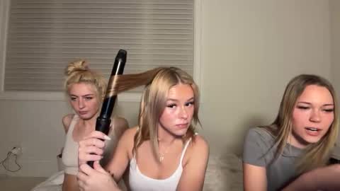 Snapshot of kenziesmithh chatting on November 2025 04:24:02 AM kenziesmithh online show from November 2025 04:24:02 AM