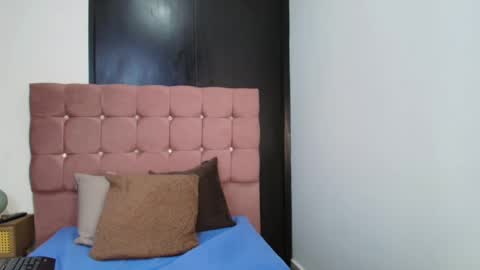 Snapshot of kerly_mature42 chatting on September 2025 03:03:02 PM KERLY online show from September 2025 03:03:02 PM