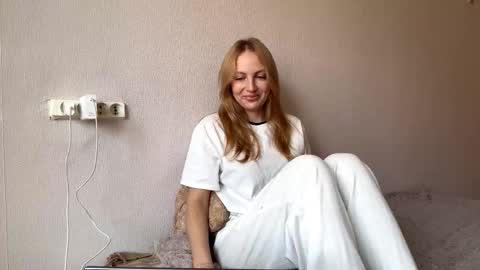 Elizabeth online show from November 2025 01:39:02 AM