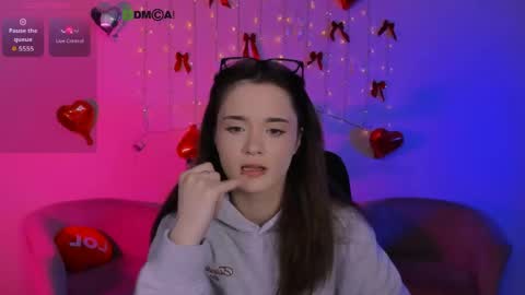 ketty_kitt online show from April 2026 07:06:01 PM