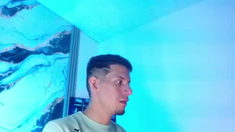Snapshot of kevin__max_ chatting on August 2026 07:06:01 PM Kev online show from August 2026 07:06:01 PM