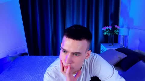 Snapshot of kevin_kess chatting on January 2025 02:28:02 PM Ask me online show from January 2025 02:28:02 PM
