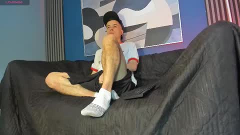 Snapshot of kevinn_blue chatting on November 2025 12:59:01 PM Sexy Hot Kevin online show from November 2025 12:59:01 PM