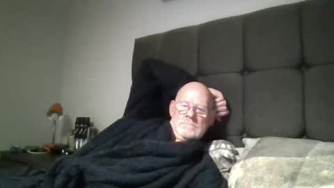 kevlooking4sez online show from September 2025 11:43:01 PM