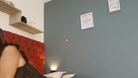 Snapshot of keyla_mejia chatting on October 2025 12:01:02 PM Keyla online show from October 2025 12:01:02 PM