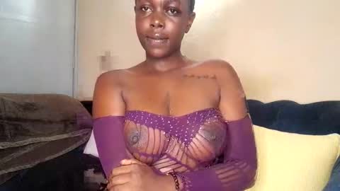 keyla online show from November 2025 06:12:01 AM