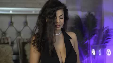 keylaconner online show from December 2025 05:04:02 AM