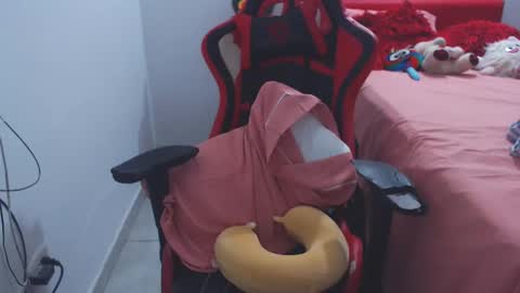 Snapshot of keyra_dainty chatting on December 2024 09:33:01 PM Sandy Saenz online show from December 2024 09:33:01 PM