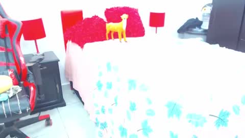 Snapshot of keyra_dainty chatting on January 2025 10:42:01 AM Sandy Saenz online show from January 2025 10:42:01 AM