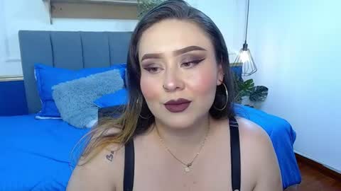 Snapshot of khalia_ chatting on June 2026 07:01:02 PM K H A I L A online show from June 2026 07:01:02 PM