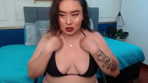 Snapshot of khalia_ chatting on June 2026 04:39:02 PM K H A I L A online show from June 2026 04:39:02 PM