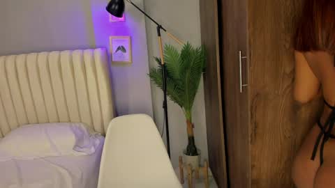 khate_smith online show from April 2026 04:34:02 PM