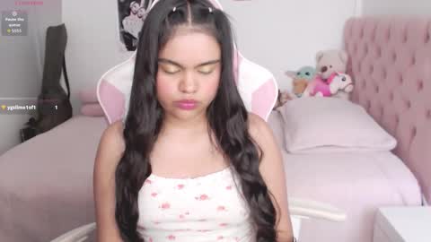 khaterin_26 online show from November 2025 04:40:02 PM