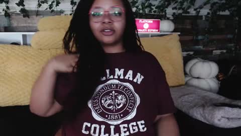 Snapshot of khayaparker chatting on February 2025 10:48:01 PM Khaya online show from February 2025 10:48:01 PM