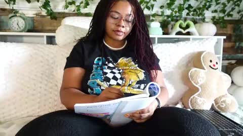 Snapshot of khayaparker chatting on February 2025 05:26:02 PM Khaya online show from February 2025 05:26:02 PM