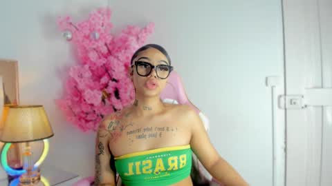 Snapshot of khelany_isyy chatting on December 2024 12:52:01 AM Khelany Isyy online show from December 2024 12:52:01 AM