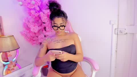 Snapshot of khelany_isyy chatting on December 2024 08:55:01 PM Khelany Isyy online show from December 2024 08:55:01 PM