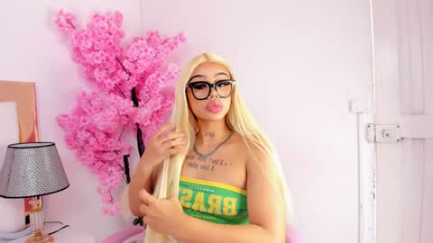 Snapshot of khelany_isyy chatting on January 2025 09:32:01 PM Khelany Isyy online show from January 2025 09:32:01 PM