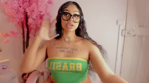 Snapshot of khelany_isyy chatting on March 2025 09:04:02 PM Khelany Isyy online show from March 2025 09:04:02 PM