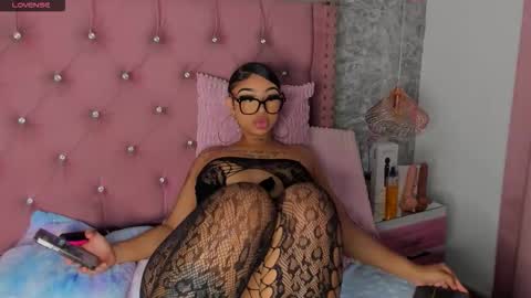 Snapshot of khelany_isyy chatting on November 2025 01:45:01 PM Khelany Isyy online show from November 2025 01:45:01 PM