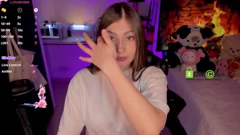 Snapshot of khionebesset chatting on December 2024 07:27:01 AM Khi. online show from December 2024 07:27:01 AM