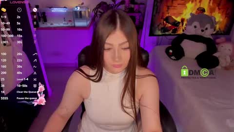 Snapshot of khionebesset chatting on December 2024 08:03:02 AM Khi. online show from December 2024 08:03:02 AM