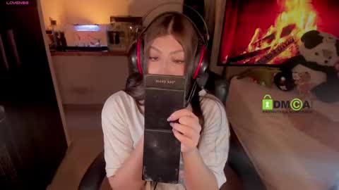 Snapshot of khionebesset chatting on February 2025 06:25:02 AM Khi. online show from February 2025 06:25:02 AM