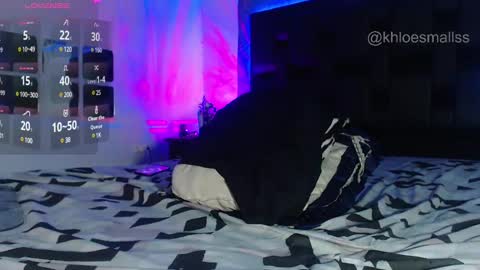 Snapshot of khloesmalls chatting on March 2025 03:12:02 AM online show from March 2025 03:12:02 AM