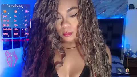 Snapshot of khloesmalls chatting on November 2025 05:45:02 AM online show from November 2025 05:45:02 AM