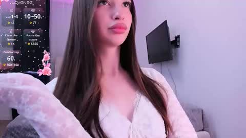 Snapshot of khloeyourangel chatting on September 2025 06:35:02 PM Khloe online show from September 2025 06:35:02 PM