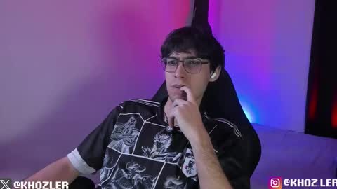 khozler_ online show from December 2025 05:02:02 AM