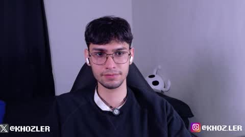 khozler_ online show from February 2026 04:02:01 AM