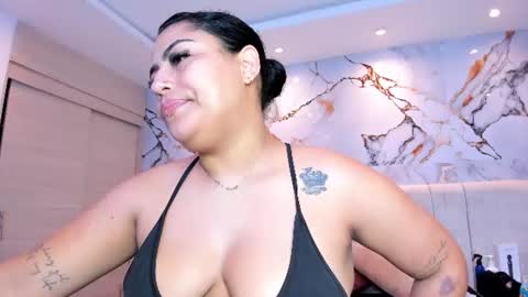 Snapshot of kiana_cream chatting on June 2026 12:22:01 PM N M online show from June 2026 12:22:01 PM