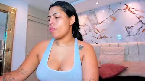 Snapshot of kiana_cream chatting on July 2026 01:25:01 PM N M online show from July 2026 01:25:01 PM