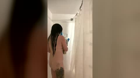 Snapshot of kiannaluv chatting on July 2026 12:33:01 PM kiannaluv online show from July 2026 12:33:01 PM