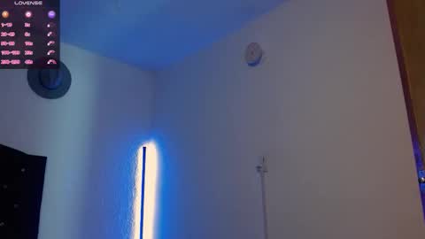 Adrian  Chlloe online show from November 2025 04:40:02 PM