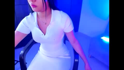 Snapshot of kiara_bloom_hot chatting on December 2025 12:43:01 PM kiara_bloom_hot online show from December 2025 12:43:01 PM