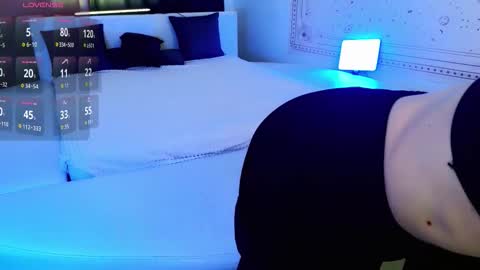 Kira online show from September 2025 09:03:01 PM