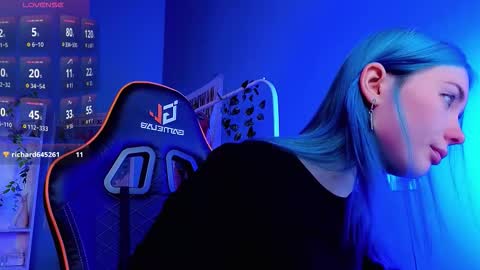 Kira online show from September 2025 08:57:02 PM