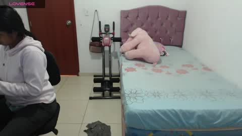 Snapshot of kiara_williamss chatting on December 2024 08:05:02 PM Kiara online show from December 2024 08:05:02 PM