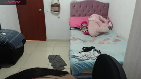 Snapshot of kiara_williamss chatting on October 2025 07:01:02 PM Kiara online show from October 2025 07:01:02 PM