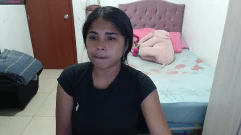 Snapshot of kiara_williamss chatting on October 2025 10:21:01 PM Kiara online show from October 2025 10:21:01 PM