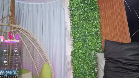 Kiara Zahiri online show from October 2025 11:00:01 AM