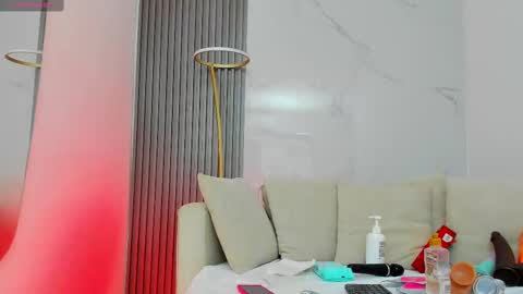 kiaratentation online show from October 2025 07:35:02 PM