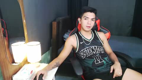Snapshot of kiel_asianboy chatting on June 2026 09:31:02 PM EJ online show from June 2026 09:31:02 PM